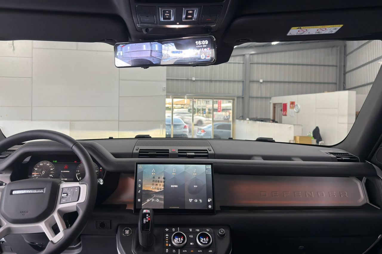 傳奇系列 DEFENDER